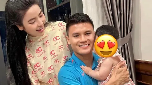 Quang Hải và bạn gái chăm chỉ phát cẩu lương, dân tình réo hỏi ngày 'chốt đơn'