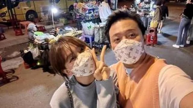 Trấn Thành lại tranh thủ 'hâm nóng tình cảm' với Hari Won sau loạt tin đồn rạn nứt