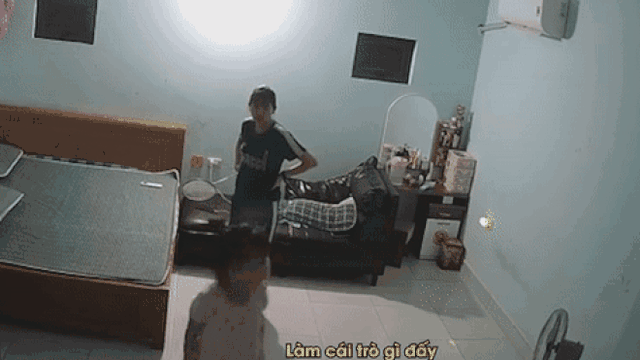 Bị mẹ mắng, cô con gái rượu liền tung chiêu 'hiểm' khiến ai nấy bật cười