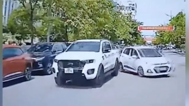 Clip: Pha lùi xe drift phiên bản Jason Statham Việt Nam