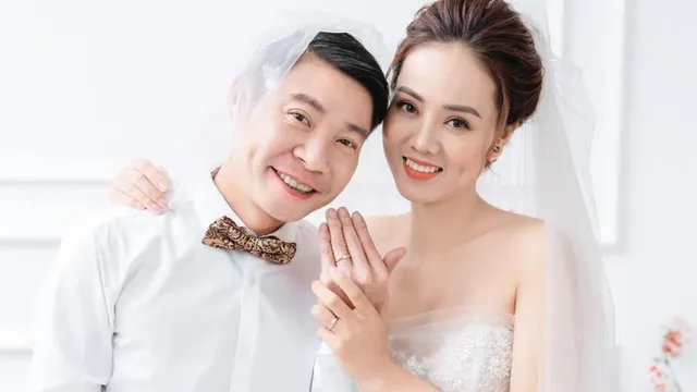 Vợ trẻ NSND Công Lý bất ngờ thông báo tin có bầu?