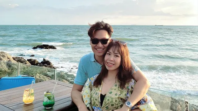 Mạnh Trường và bà xã trốn con hâm nóng tình cảm, ngỡ như vợ chồng son