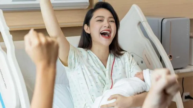 Minh Hằng khoe tài sản khủng của quý tử vừa chào đời