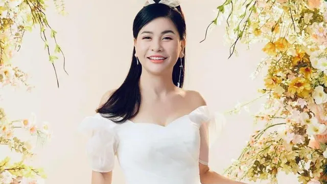 Cát Phượng diện váy cưới lộng lẫy, dân tình hóng cô dâu tương lai