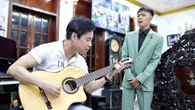 Hồ Văn Cường bất ngờ làm điều đặc biệt với người đã nâng đỡ sự nghiệp cho mình