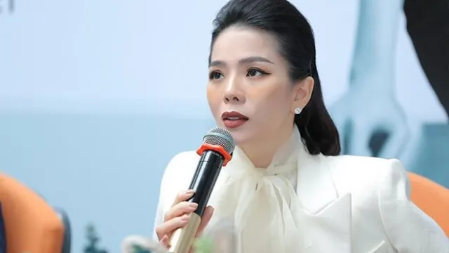 Lệ Quyên chua xót khi hát trước loe hoe khán giả, hưởng mức cát-xê 60 nghìn đồng