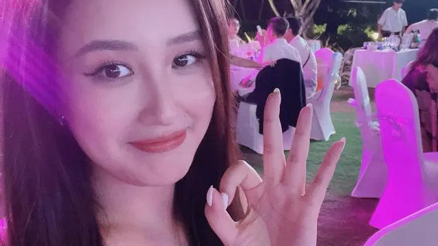 Bắt được hoa trong ngày cưới của Vân Hugo, Mai Phương Thuý có hành động bất ngờ
