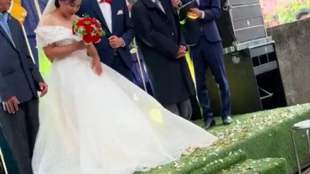 Cụ ông đại diện họ nhà trai phát biểu trong ngày trọng đại khiến quan khách nín thở hồi hộp