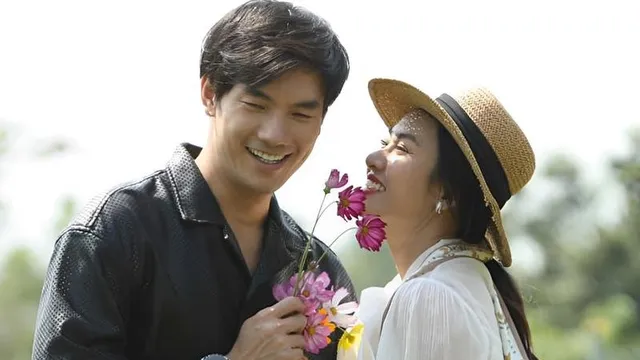 Nhan Phúc Vinh 'nên duyên' với nàng thơ mới của Bạch Công Khanh, fan phát sốt vì quá đẹp đôi