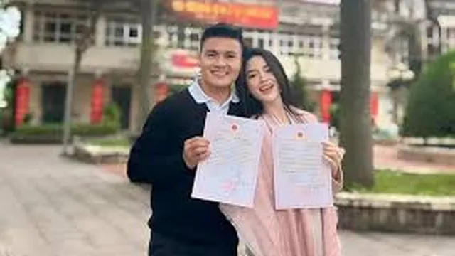 Quang Hải và Chu Thanh Huyền đăng ký kết hôn, 'ghi bàn' cực đẹp trước thềm Tết Giáp Thìn