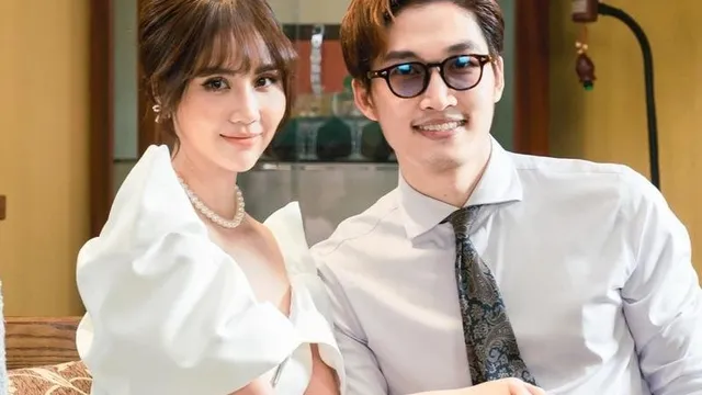 Huyền Lizzie khoe ảnh họp xuân nhưng Đình Tú mới là nhân vật được réo gọi