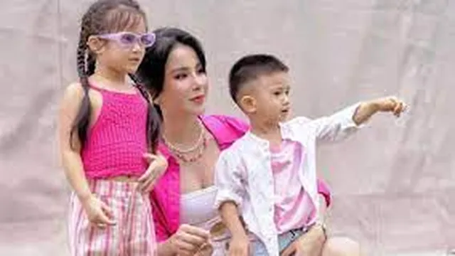 Diệp Lâm Anh nghẹn lòng trước câu nói của con gái: Bố vẫn thương mẹ đấy!