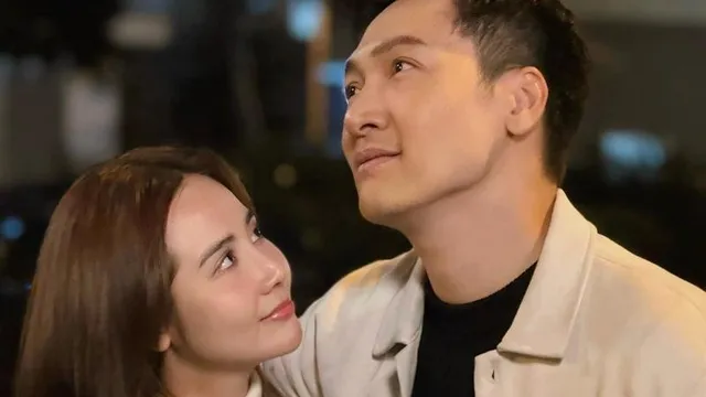 Huyền Lizzie tung ảnh hôn môi ngọt ngào với Mạnh Trường, Chúng Ta Của 8 Năm Sau sắp có cảnh triệu view