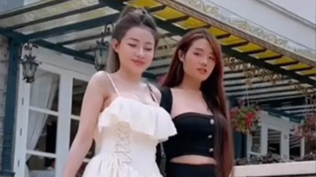 Ngân 98 khóc nức nở, nói điều xót xa khi em trai chuyển giới ở tuổi 18