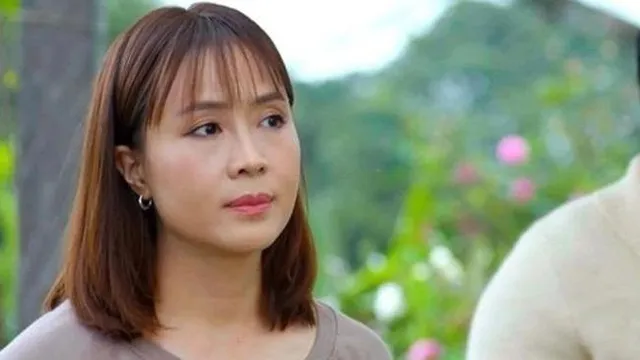 Hồng Diễm đáp trả cực khéo khi bị nghi vấn đụng chạm dao kéo, khuôn mặt cứng đơ
