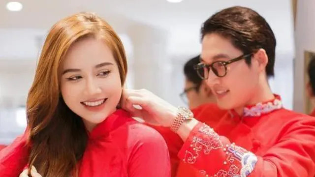 Huyền Lizzie và Đình Tú lộ bằng chứng hẹn hò khiến cư dân mạng 'đứng ngồi không yên'