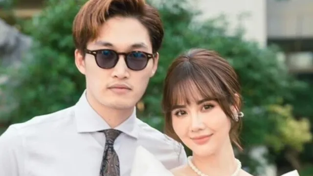 Huyền Lizzie có động thái lạ giữa lúc Đình Tú vui vẻ bên tình mới