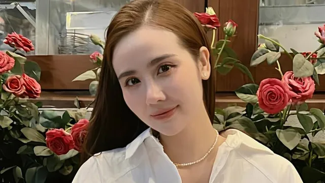 Huyền Lizzie gây bão khi công khai ôm hôn một ngôi sao đình đám giữa tin hẹn hò Đình Tú