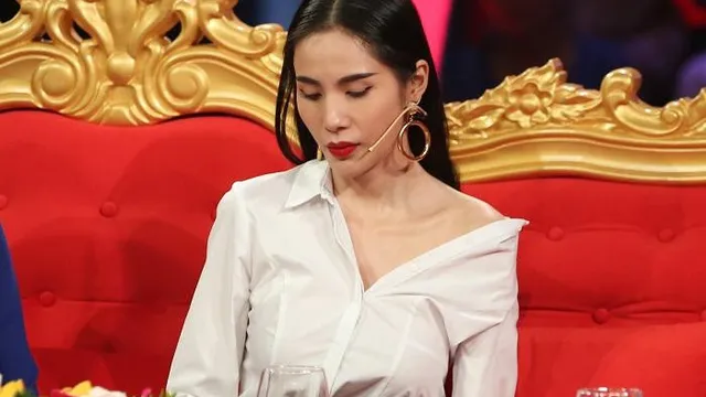Ca sĩ Thủy Tiên dự định 'đi tu, tránh xa chốn hồng trần'