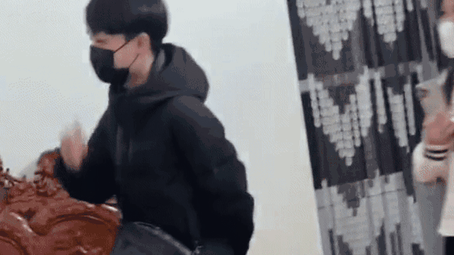 Chàng thanh niên về nhà bất ngờ sau 4 năm đi Nhật và cái kết