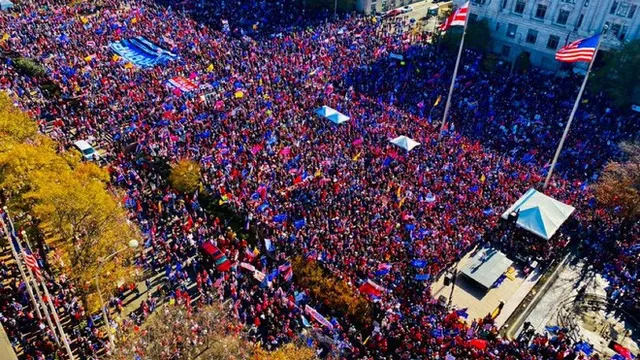 Hàng chục nghìn người biểu tình đổ về Washington, D.C., hô hào 'thêm 4 năm' cho Tổng thống Trump