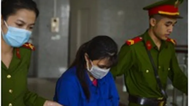 Giật mình lời khai của mẹ đẻ kể về việc chồng bạo hành con gái 3 tuổi tử vong