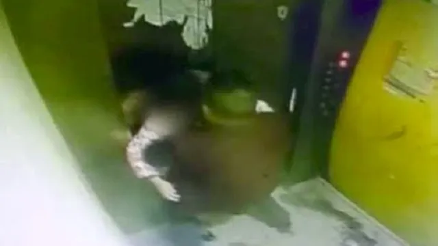 Người đàn ông trung niên sàm sỡ bé gái trong thang máy, hành động sau cùng càng gây phẫn nộ